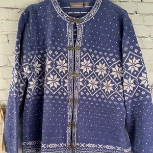 Croft & Barrow Blue and White Sweater